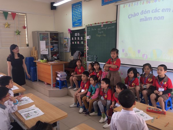 Khối mẫu giáo lớn giao lưu tại trường tiểu học Đô thị Việt hưng (7).jpg